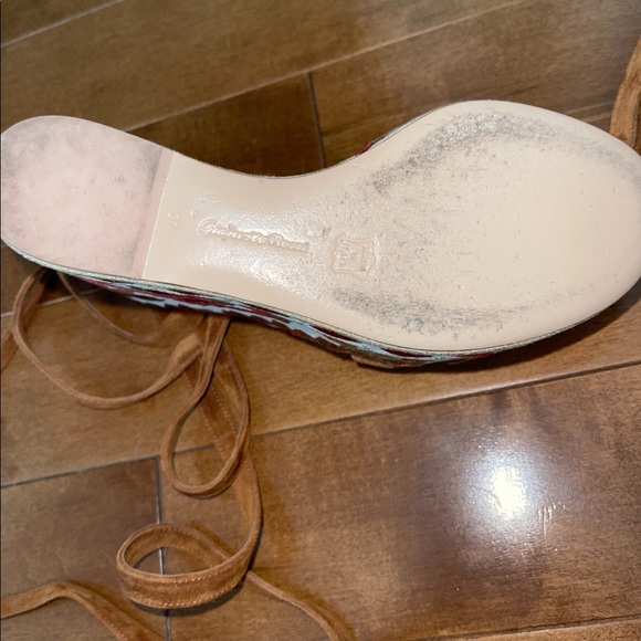 ❤️Gianvito Rossi size 7 wedges- offers welcomed!!!!!❤️ - Picture 6 of 14